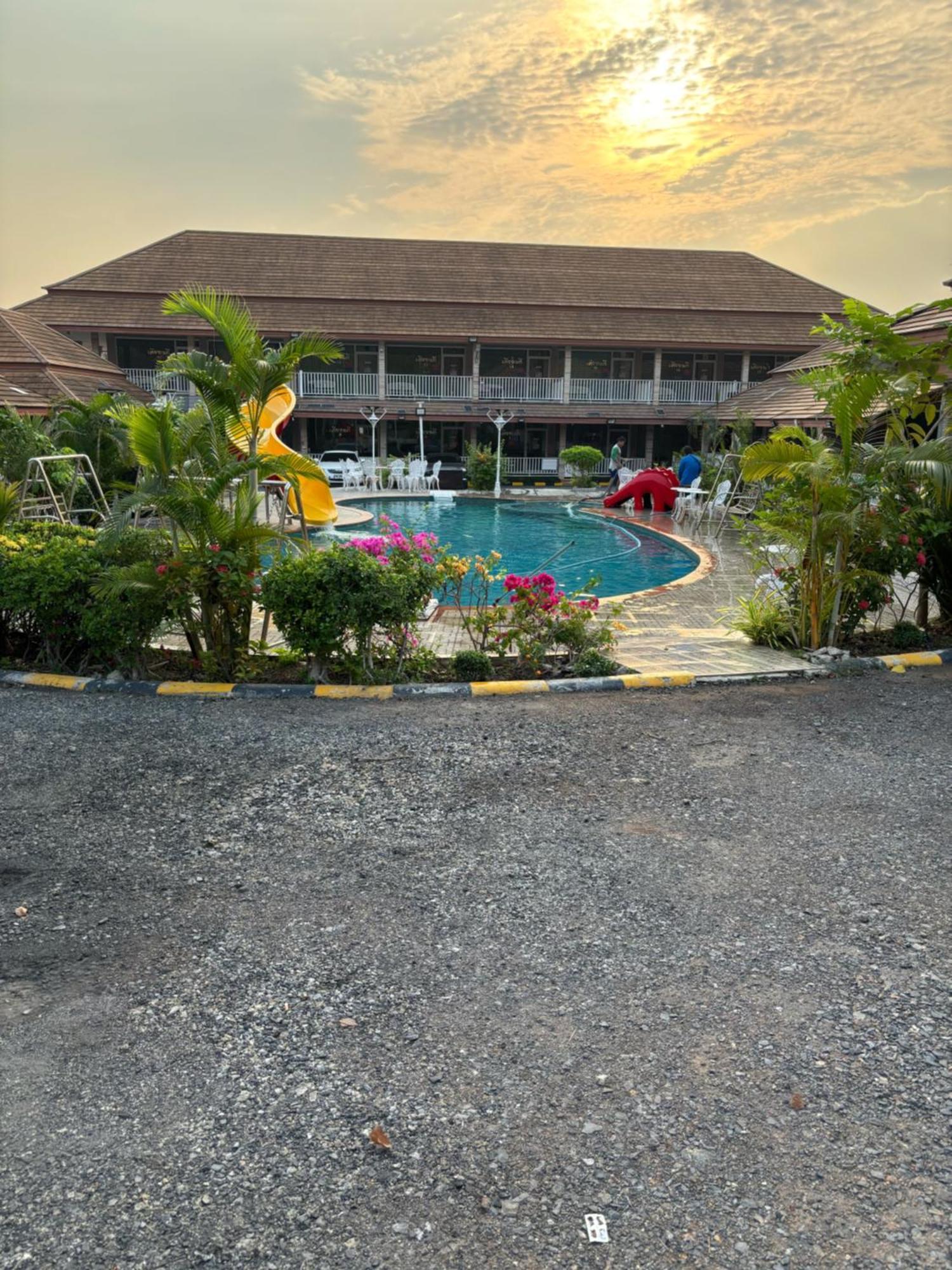 Baan Dara Resort Sara Buri Exteriér fotografie